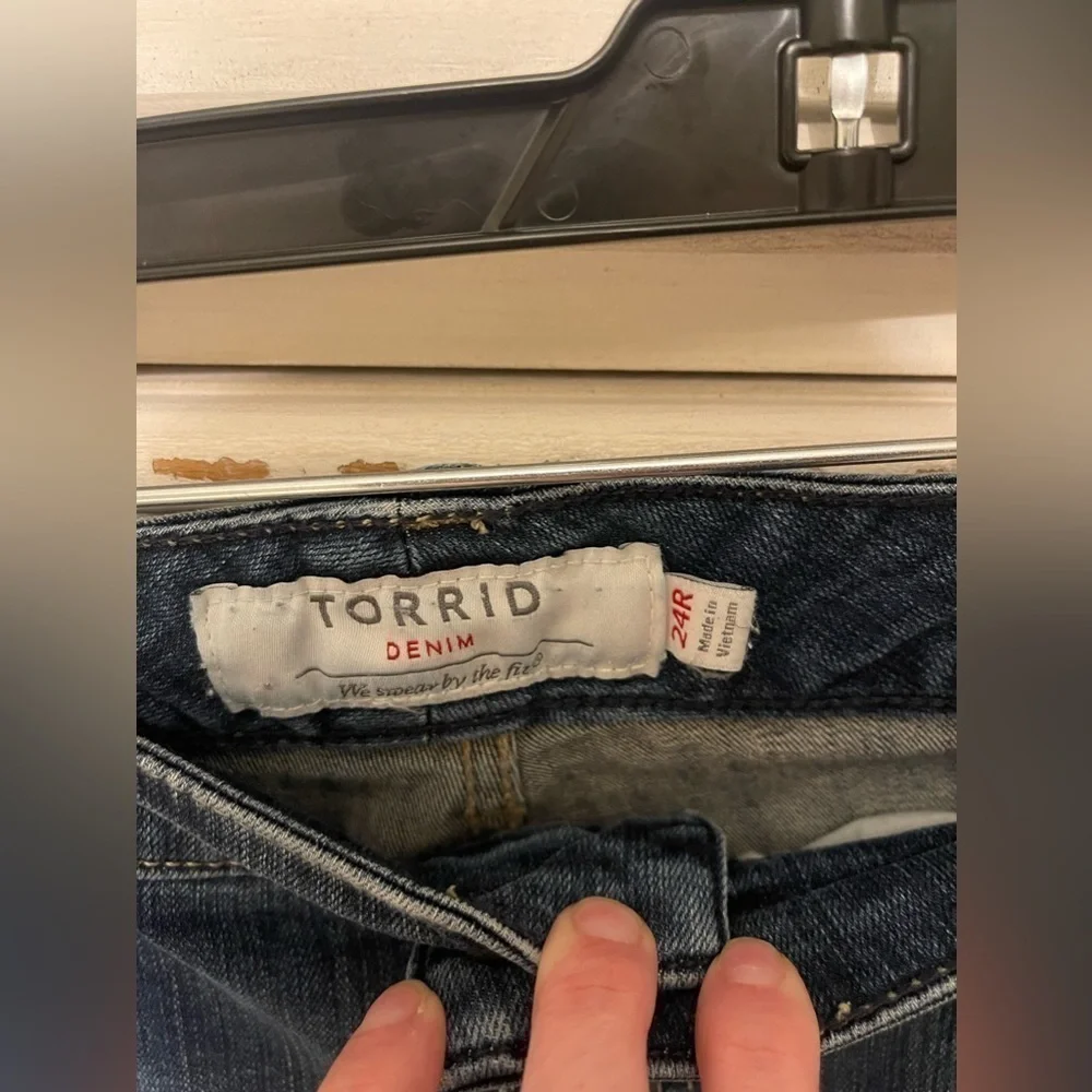 TORRID Skinny Jeans - Picture 3 of 5